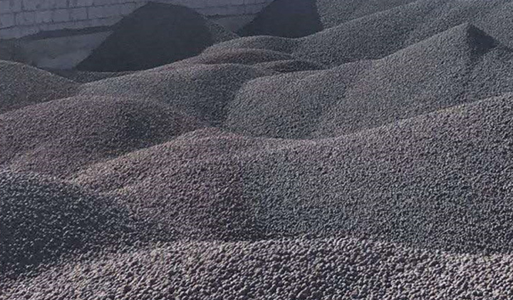 燒結(jié)球團(tuán)為什么加煤粉？HLM1250中速煤磨機(jī)生產(chǎn)球團(tuán)用煤粉200目，D80全通過