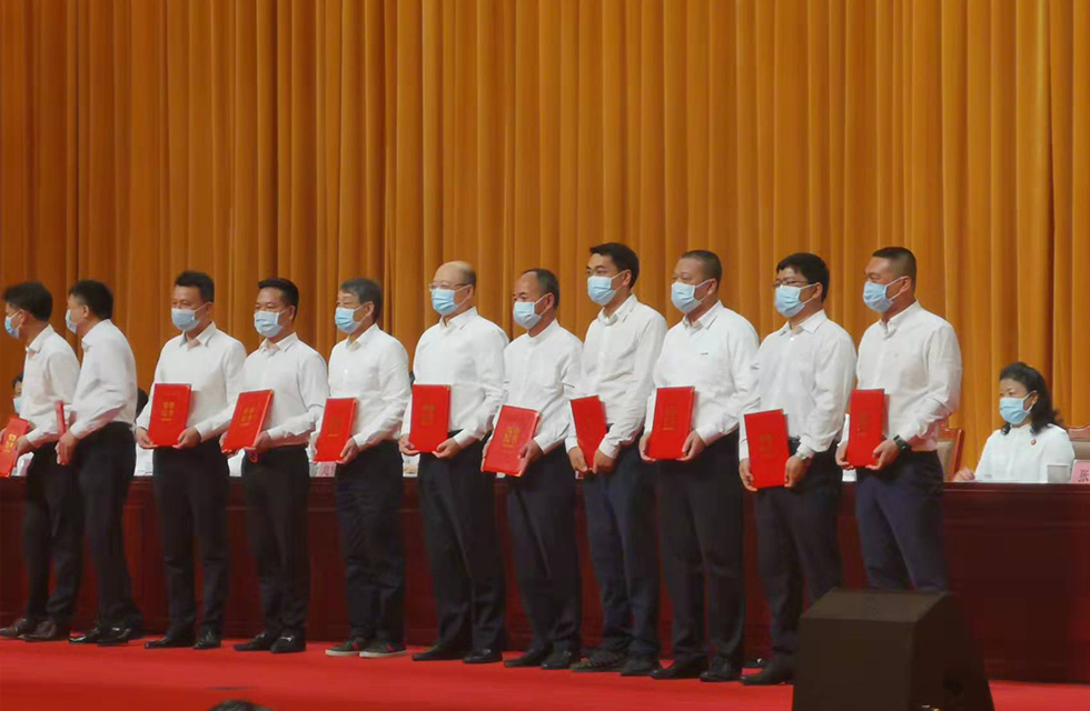 實(shí)力彰顯！全市工業(yè)振興大會(huì)召開，桂林鴻程斬獲多項(xiàng)榮譽(yù)